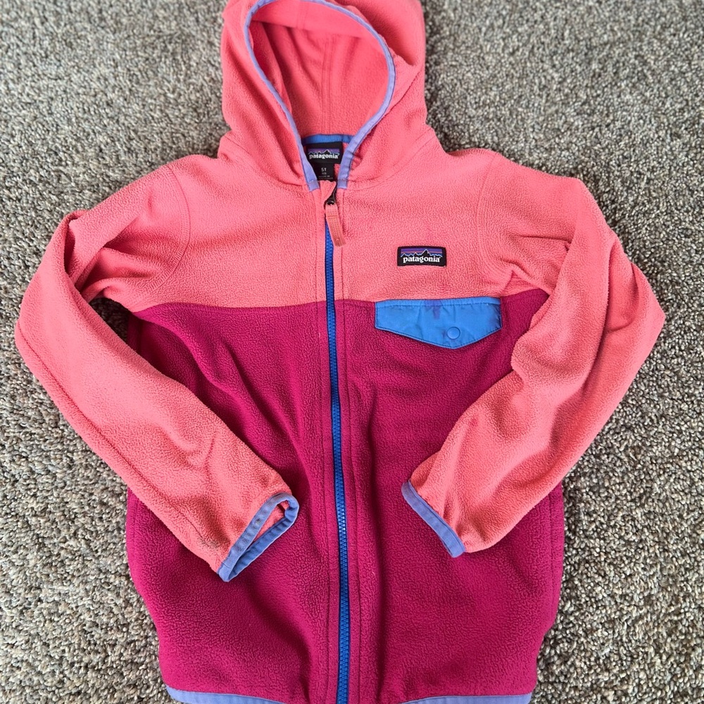 5T Used light wear Patagonia Kids' Coral and Magenta Fleece Hoodie